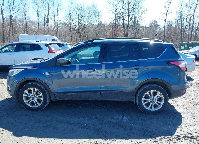 Photo 14 of 2018 Ford Escape SE (VIN 1FMCU9GD2JUB18426)