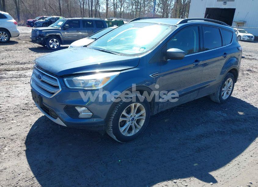 Photo 2 of 2018 Ford Escape SE (VIN 1FMCU9GD2JUB18426)