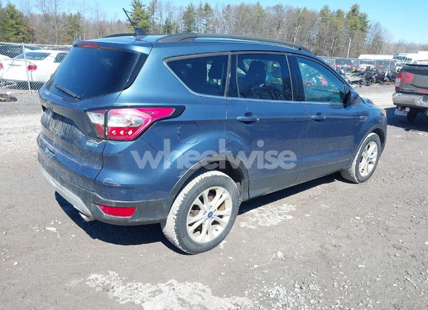 Photo 4 of 2018 Ford Escape SE (VIN 1FMCU9GD2JUB18426)