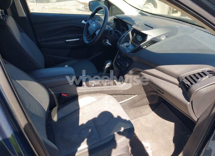 Photo 5 of 2018 Ford Escape SE (VIN 1FMCU9GD2JUB18426)