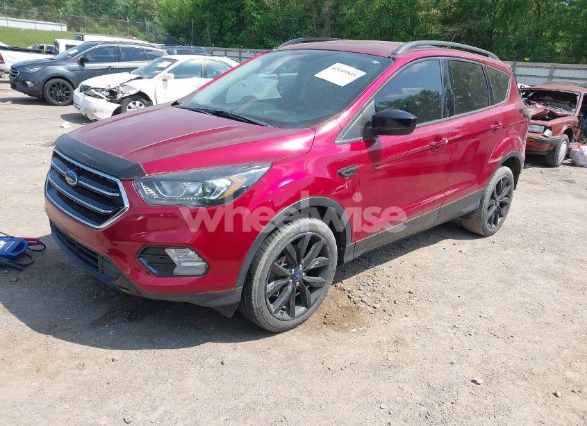 Photo 2 of 2018 Ford Escape SE (VIN 1FMCU9GD2JUB36957)