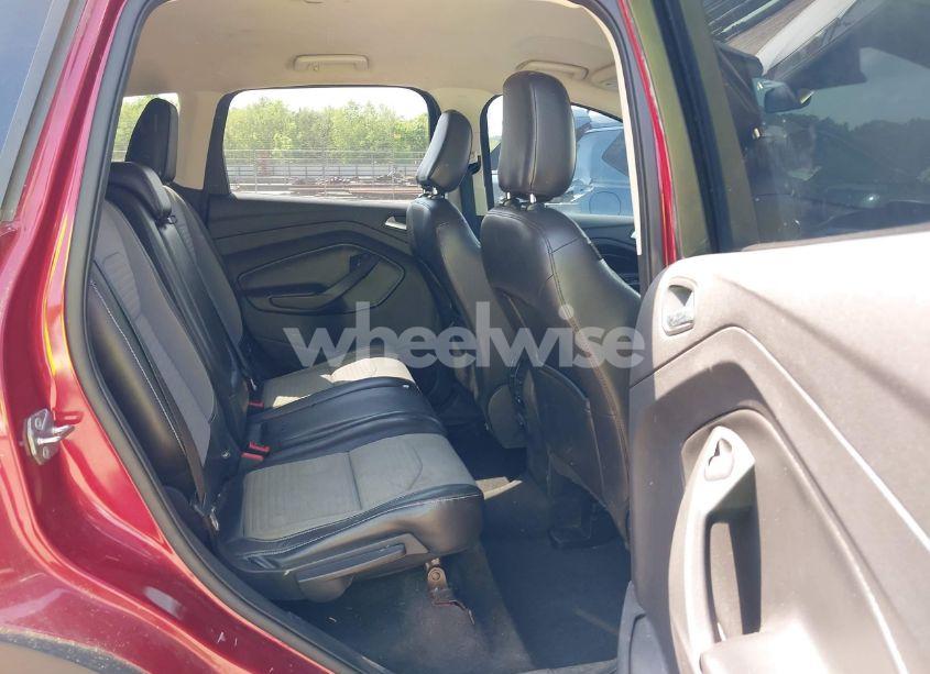 Photo 8 of 2018 Ford Escape SE (VIN 1FMCU9GD2JUB36957)