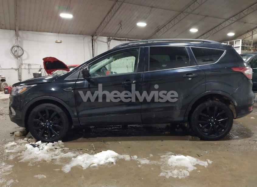 Photo 14 of 2018 Ford Escape SE (VIN 1FMCU9GD2JUB38787)