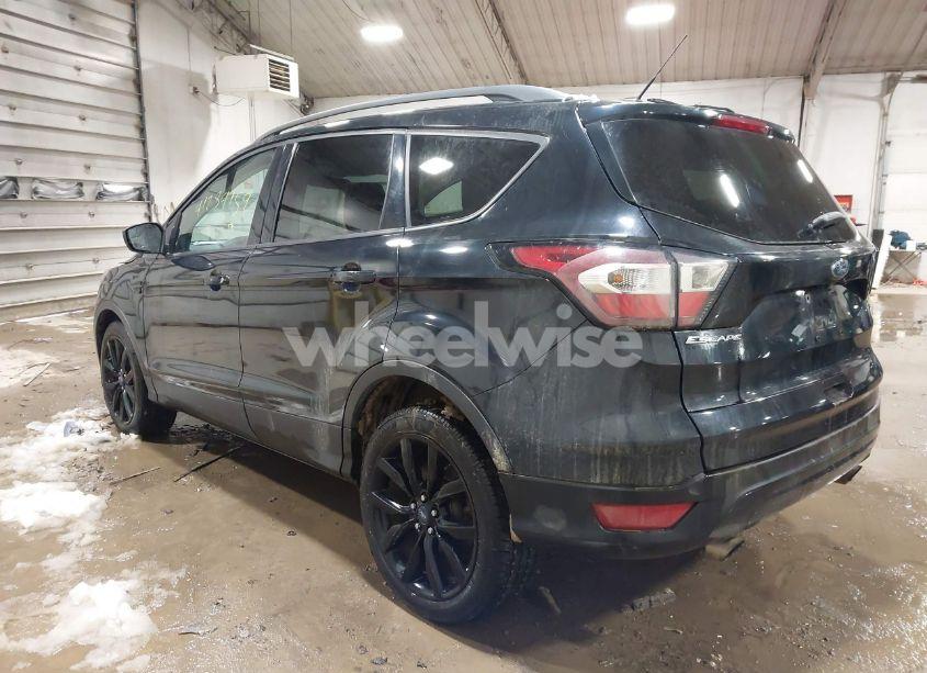 Photo 3 of 2018 Ford Escape SE (VIN 1FMCU9GD2JUB38787)