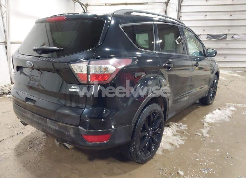 Photo 4 of 2018 Ford Escape SE (VIN 1FMCU9GD2JUB38787)