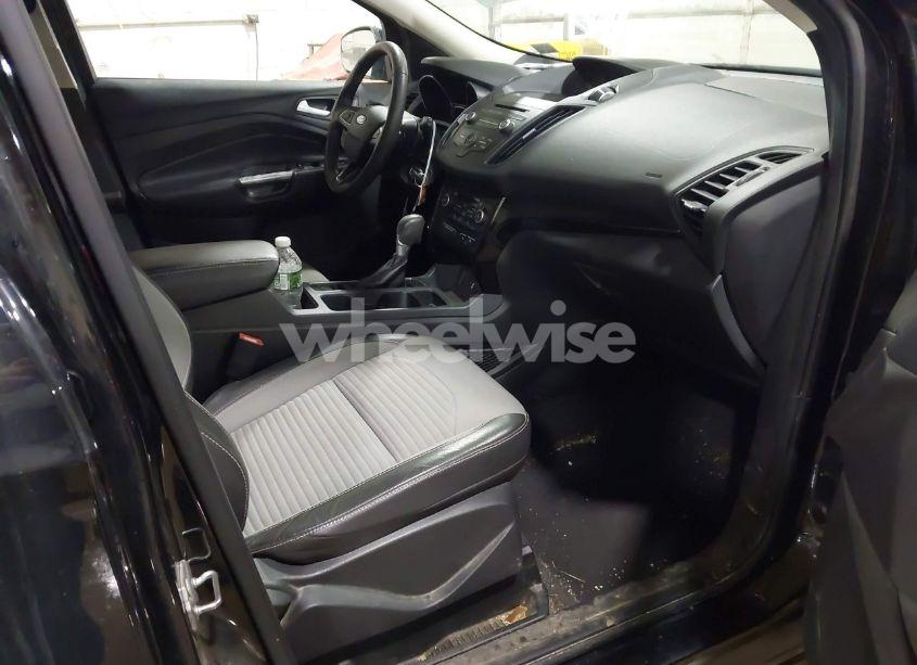 Photo 5 of 2018 Ford Escape SE (VIN 1FMCU9GD2JUB38787)