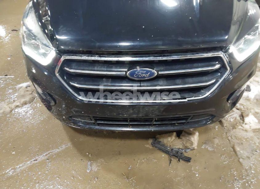 Photo 6 of 2018 Ford Escape SE (VIN 1FMCU9GD2JUB38787)