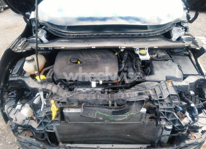 Photo 10 of 2018 Ford Escape SE (VIN 1FMCU9GD2JUC25413)