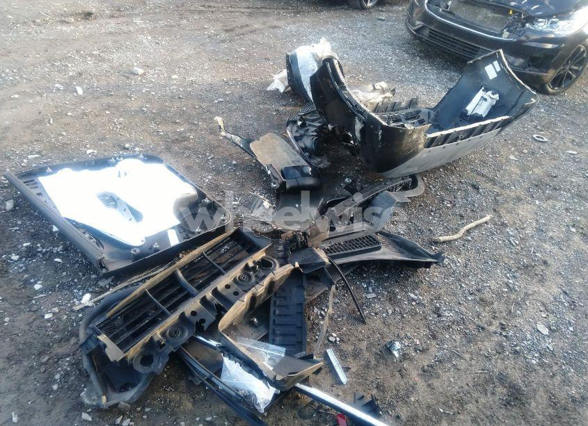 Photo 12 of 2018 Ford Escape SE (VIN 1FMCU9GD2JUC25413)