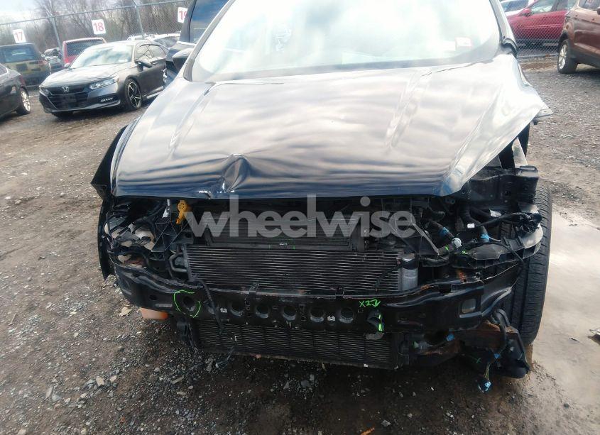 Photo 13 of 2018 Ford Escape SE (VIN 1FMCU9GD2JUC25413)