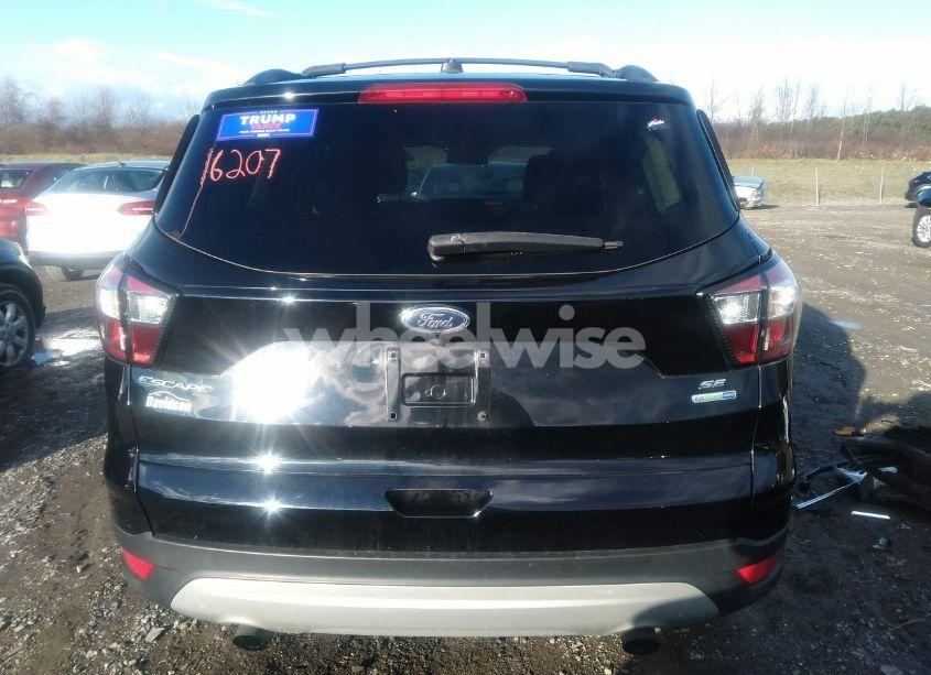 Photo 17 of 2018 Ford Escape SE (VIN 1FMCU9GD2JUC25413)