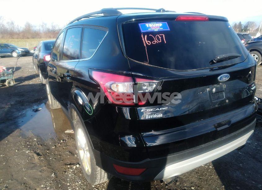 Photo 3 of 2018 Ford Escape SE (VIN 1FMCU9GD2JUC25413)