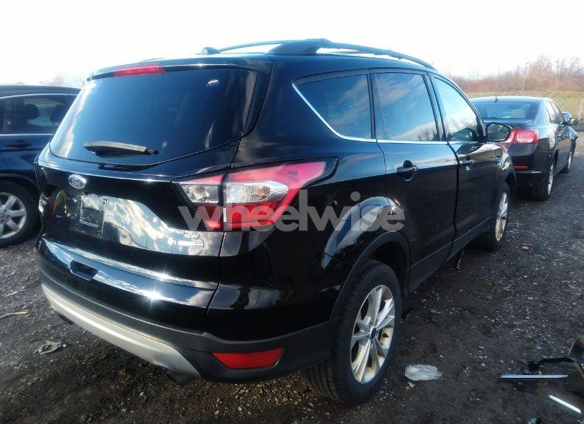 Photo 4 of 2018 Ford Escape SE (VIN 1FMCU9GD2JUC25413)