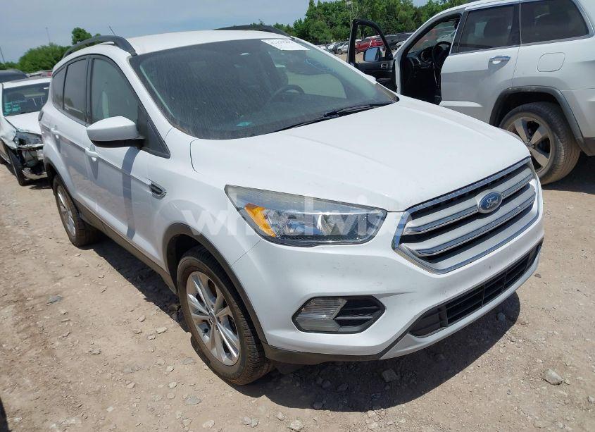 2018 Ford Escape SE (VIN 1FMCU9GD2JUD00479) main photo