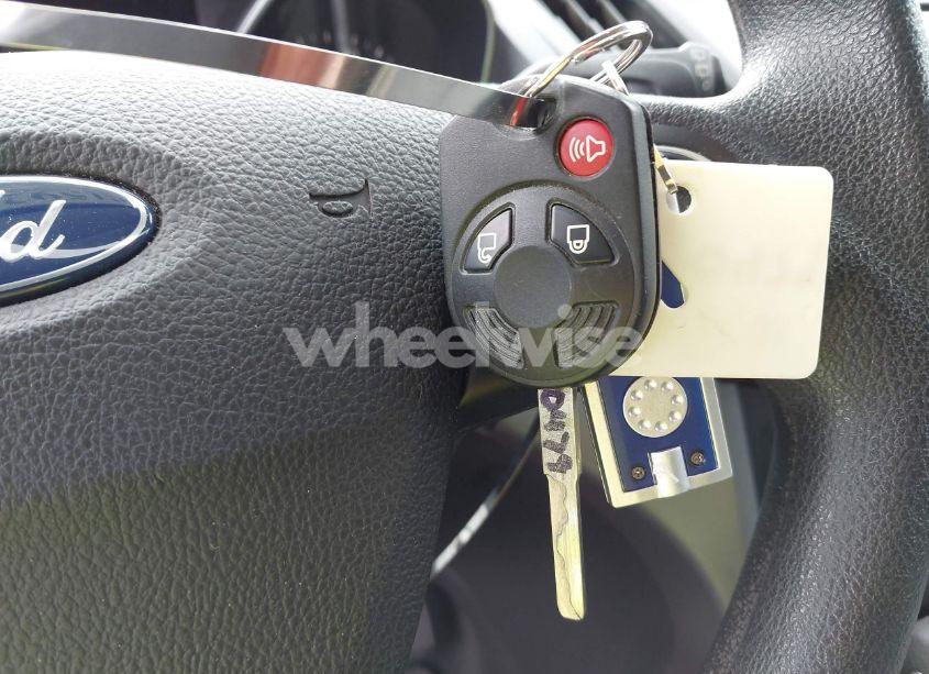 Photo 11 of 2018 Ford Escape SE (VIN 1FMCU9GD2JUD00479)