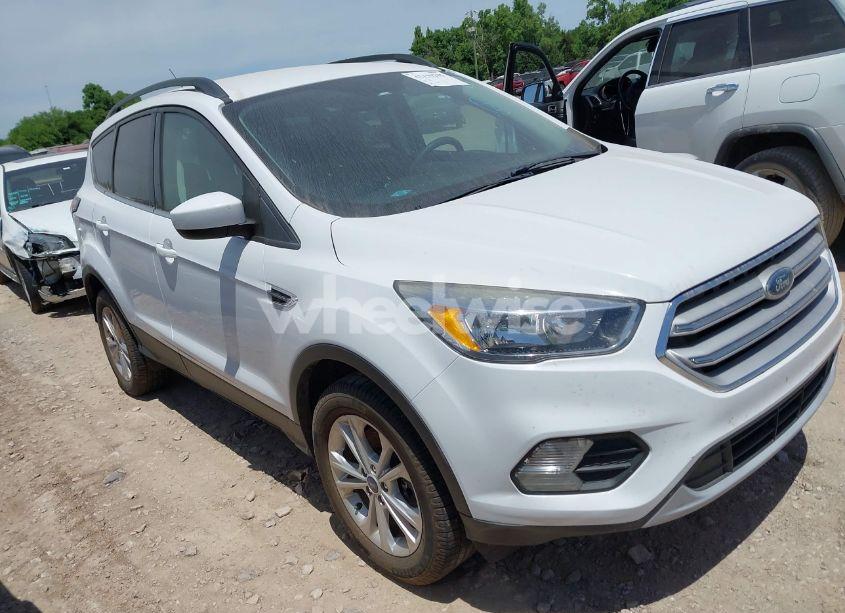 Photo 13 of 2018 Ford Escape SE (VIN 1FMCU9GD2JUD00479)