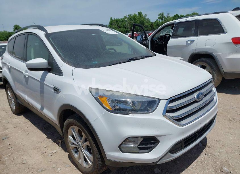 Photo 17 of 2018 Ford Escape SE (VIN 1FMCU9GD2JUD00479)