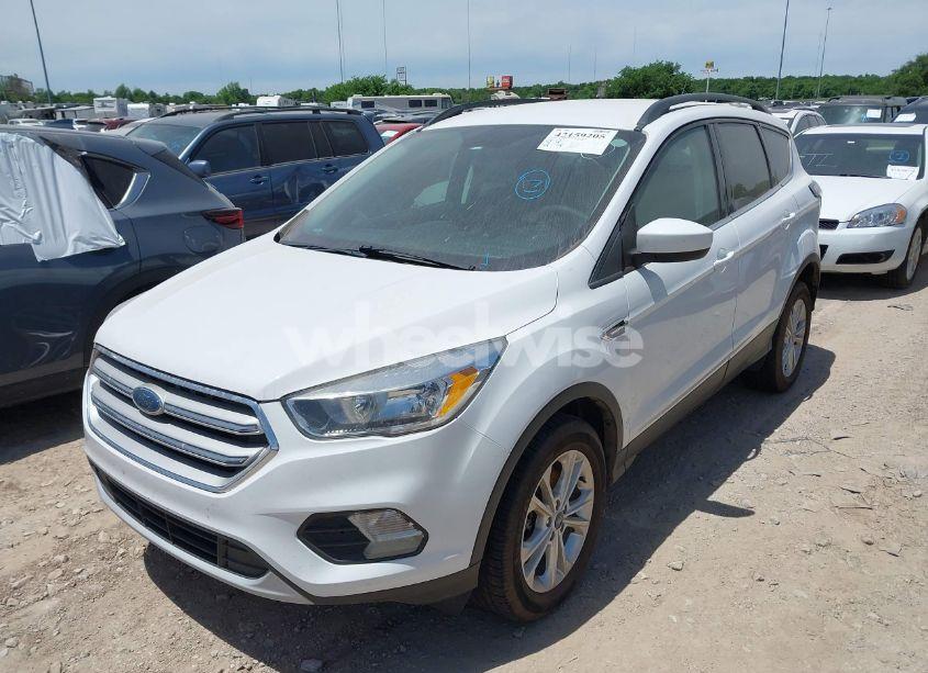 Photo 2 of 2018 Ford Escape SE (VIN 1FMCU9GD2JUD00479)