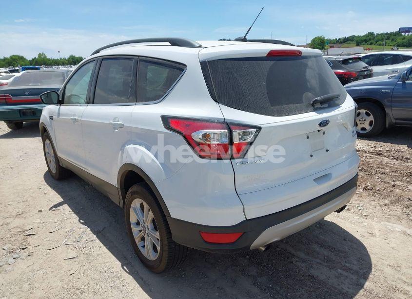 Photo 3 of 2018 Ford Escape SE (VIN 1FMCU9GD2JUD00479)