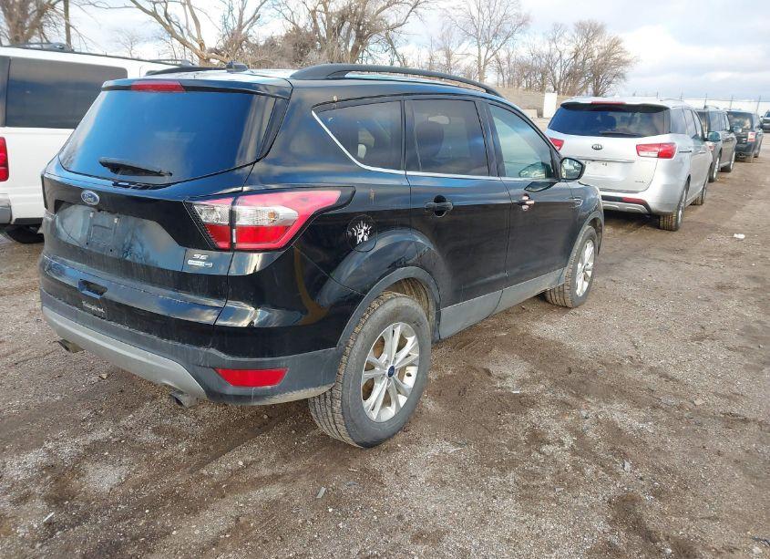 Photo 4 of 2018 Ford Escape SE (VIN 1FMCU9GD2JUD29075)