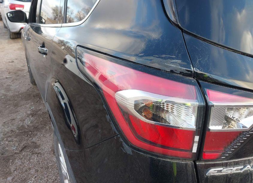 Photo 6 of 2018 Ford Escape SE (VIN 1FMCU9GD2JUD29075)