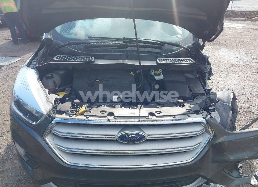 Photo 10 of 2018 Ford Escape SE (VIN 1FMCU9GD2JUD56311)