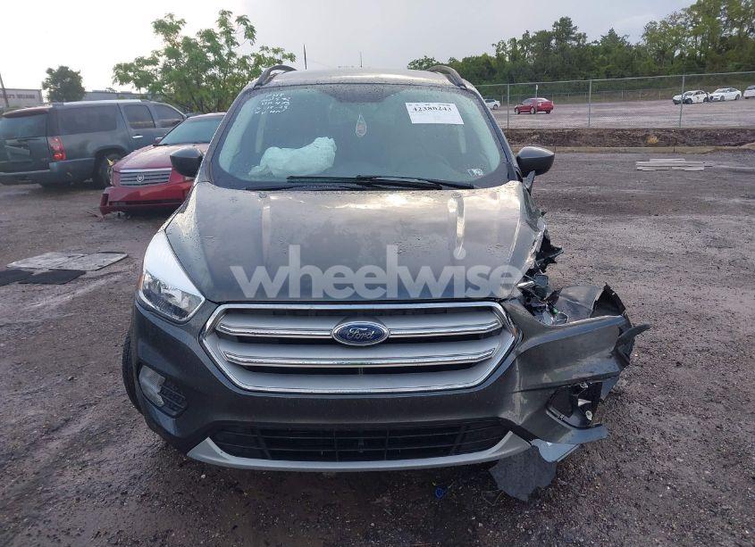 Photo 13 of 2018 Ford Escape SE (VIN 1FMCU9GD2JUD56311)
