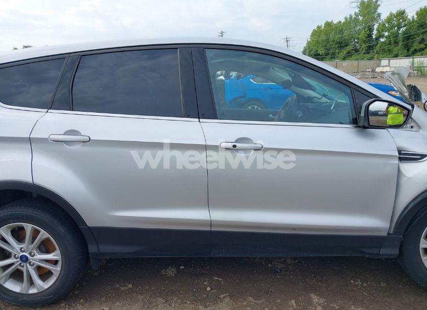 Photo 13 of 2019 Ford Escape SE (VIN 1FMCU9GD2KUA28288)