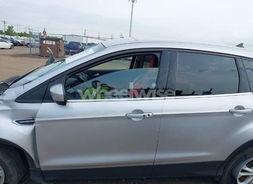 Photo 14 of 2019 Ford Escape SE (VIN 1FMCU9GD2KUA28288)