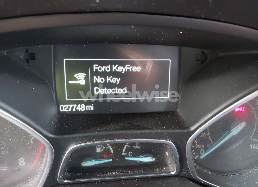 Photo 15 of 2019 Ford Escape SE (VIN 1FMCU9GD2KUA28288)