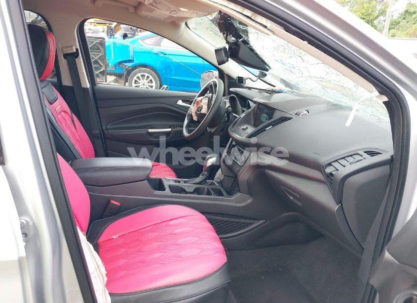 Photo 5 of 2019 Ford Escape SE (VIN 1FMCU9GD2KUA28288)