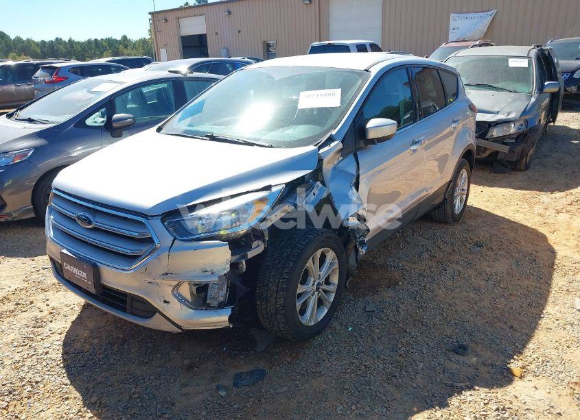 Photo 2 of 2019 Ford Escape SE (VIN 1FMCU9GD2KUA48797)
