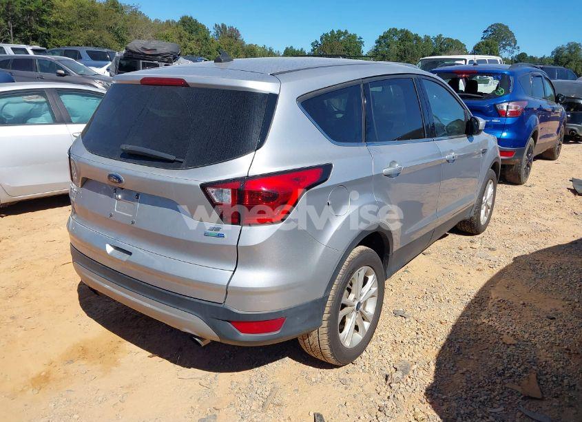 Photo 4 of 2019 Ford Escape SE (VIN 1FMCU9GD2KUA48797)