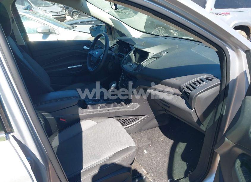 Photo 5 of 2019 Ford Escape SE (VIN 1FMCU9GD2KUA48797)