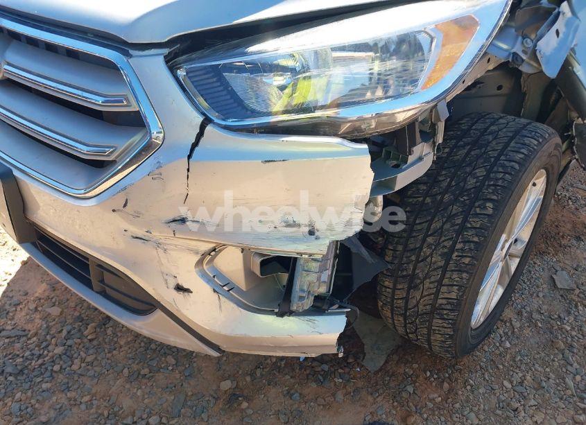 Photo 6 of 2019 Ford Escape SE (VIN 1FMCU9GD2KUA48797)