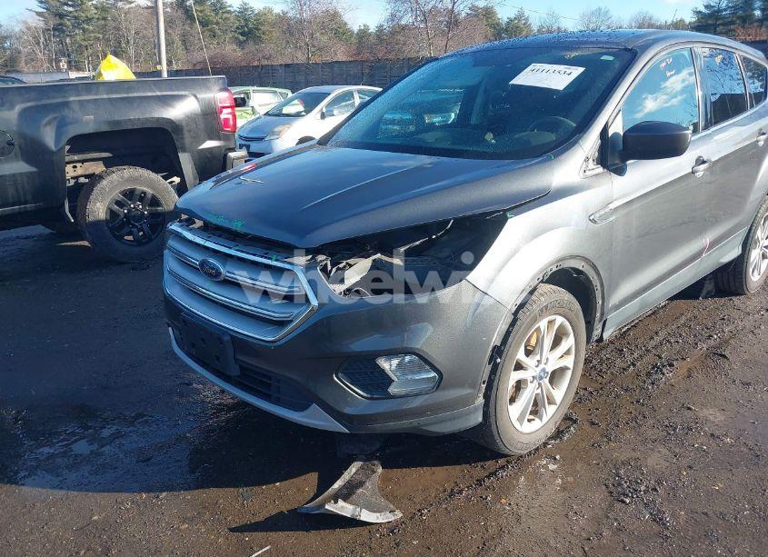 Photo 6 of 2019 Ford Escape SE (VIN 1FMCU9GD2KUA57256)