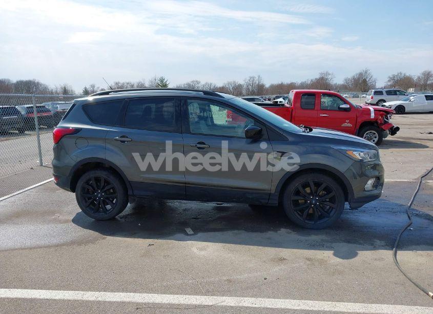 Photo 13 of 2019 Ford Escape SE (VIN 1FMCU9GD2KUA70279)