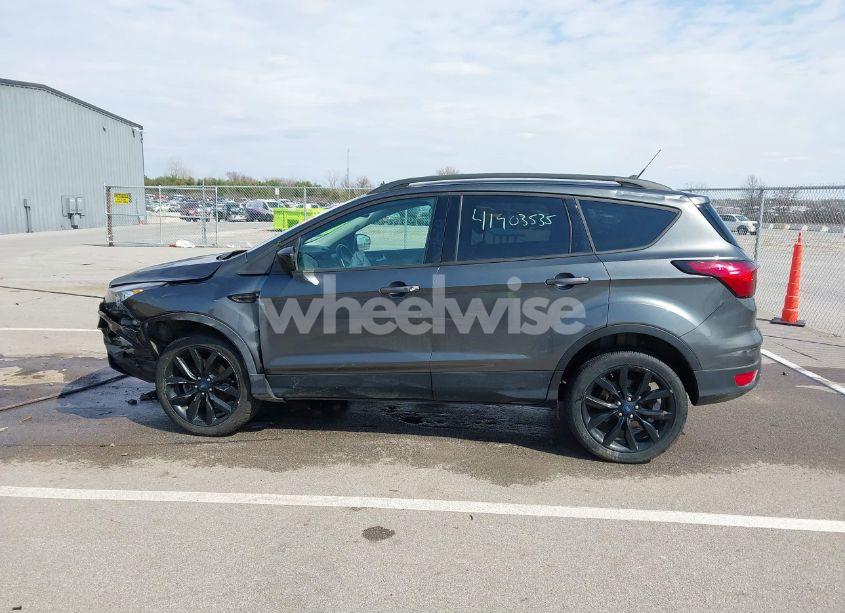 Photo 14 of 2019 Ford Escape SE (VIN 1FMCU9GD2KUA70279)