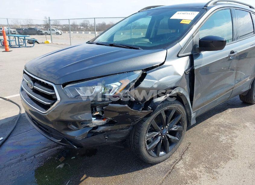 Photo 6 of 2019 Ford Escape SE (VIN 1FMCU9GD2KUA70279)