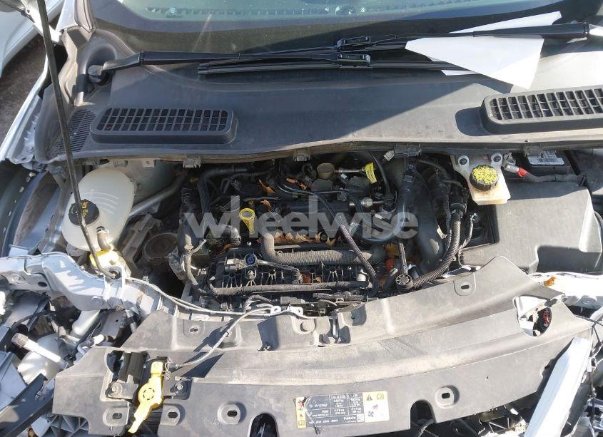 Photo 10 of 2019 Ford Escape SE (VIN 1FMCU9GD2KUB31288)