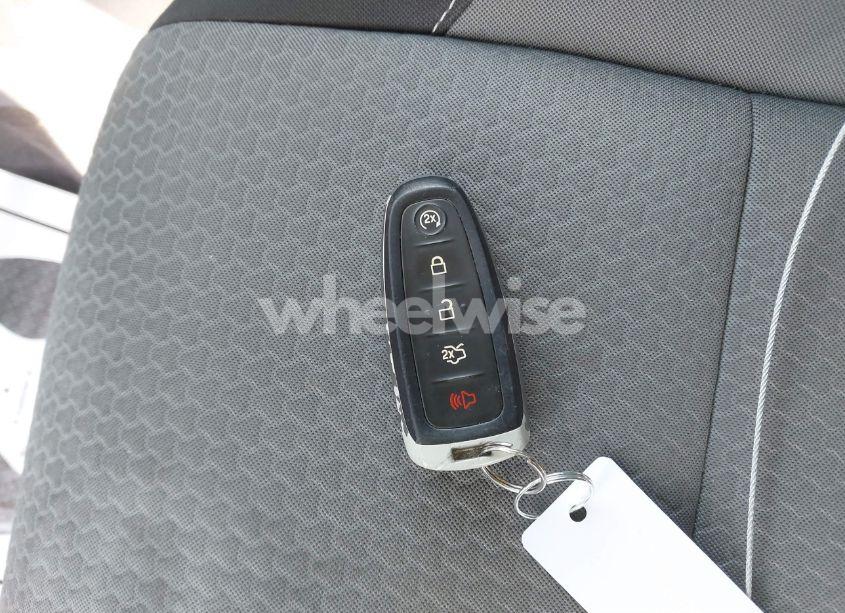 Photo 11 of 2019 Ford Escape SE (VIN 1FMCU9GD2KUB31288)