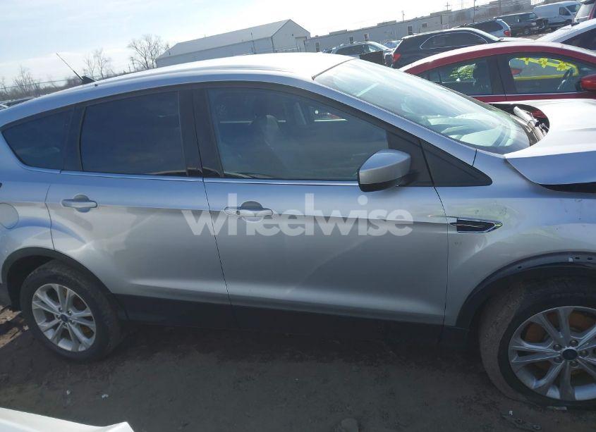 Photo 14 of 2019 Ford Escape SE (VIN 1FMCU9GD2KUB31288)