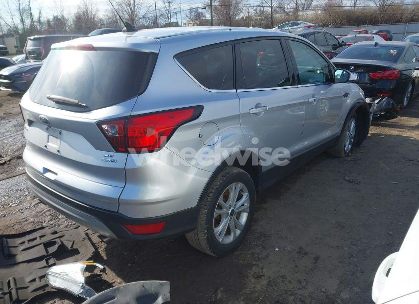 Photo 4 of 2019 Ford Escape SE (VIN 1FMCU9GD2KUB31288)