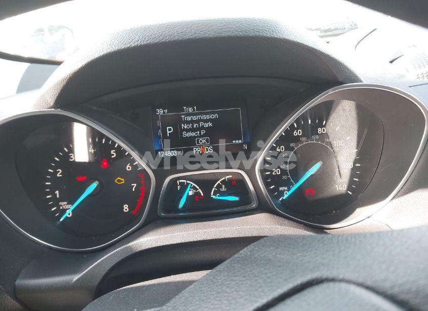 Photo 7 of 2019 Ford Escape SE (VIN 1FMCU9GD2KUB31288)