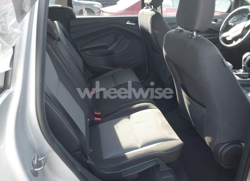 Photo 8 of 2019 Ford Escape SE (VIN 1FMCU9GD2KUB31288)