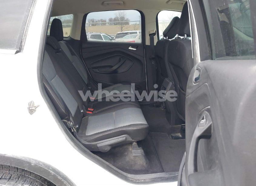 Photo 8 of 2019 Ford Escape SE (VIN 1FMCU9GD2KUB32022)
