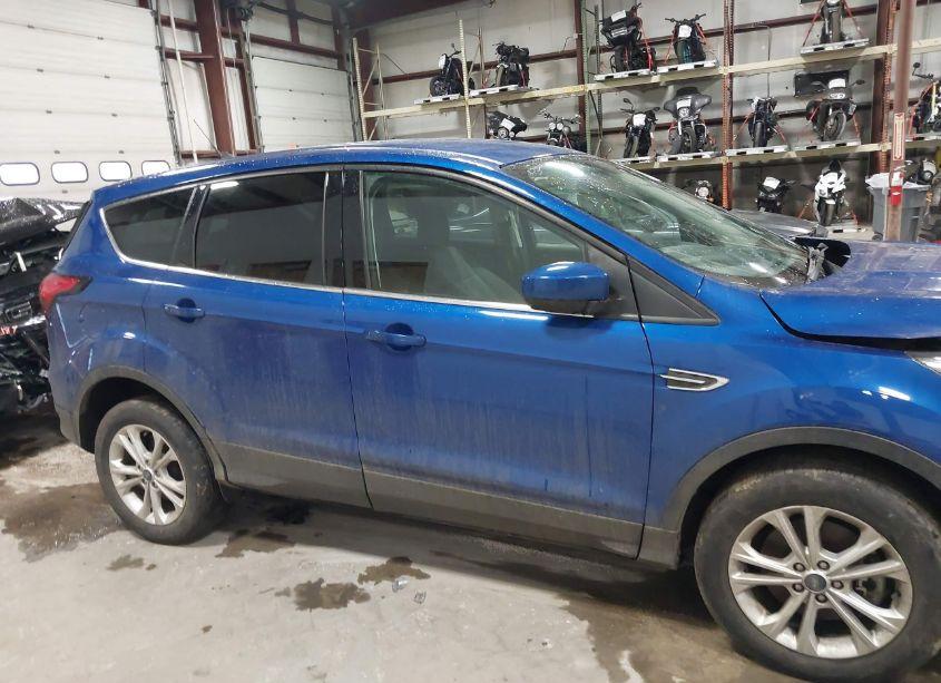 Photo 13 of 2019 Ford Escape SE (VIN 1FMCU9GD2KUB56160)