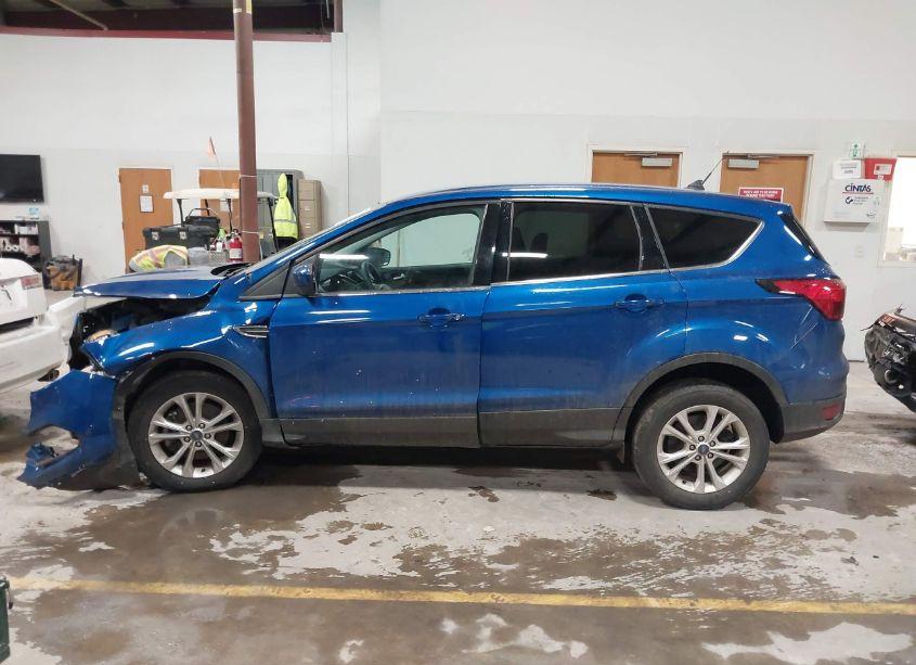 Photo 14 of 2019 Ford Escape SE (VIN 1FMCU9GD2KUB56160)