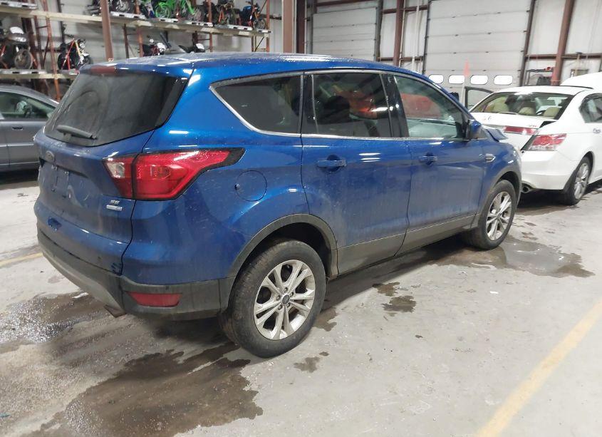 Photo 4 of 2019 Ford Escape SE (VIN 1FMCU9GD2KUB56160)