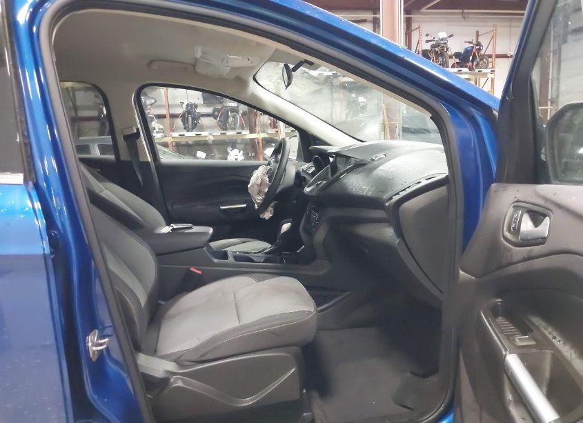 Photo 5 of 2019 Ford Escape SE (VIN 1FMCU9GD2KUB56160)